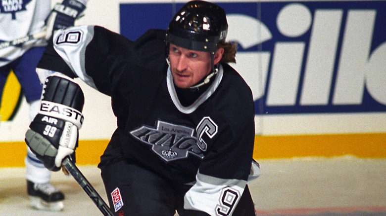 NHL game action on October 28, Wayne Gretzky in 1995 in Toronto, Ontario, Canada.