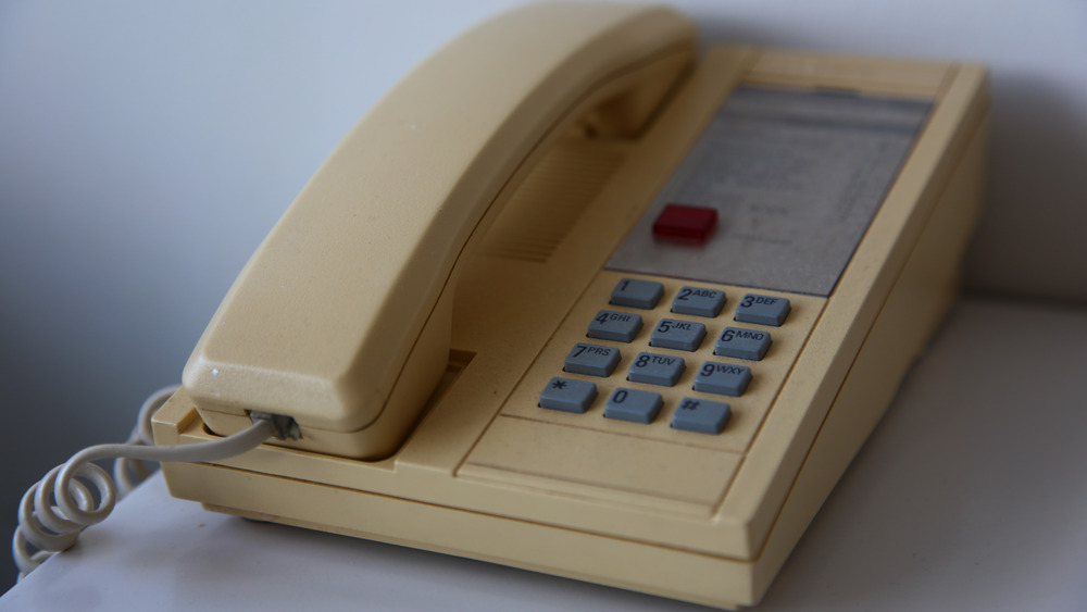 1980s cord phone