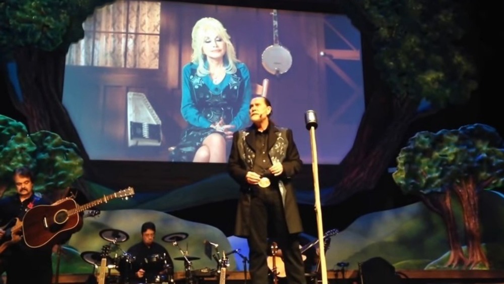 Randy Parton on stage, 2014
