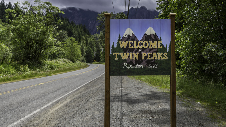Twin Peaks sign
