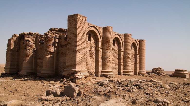 Walls of Akkadian temple in Uruk 