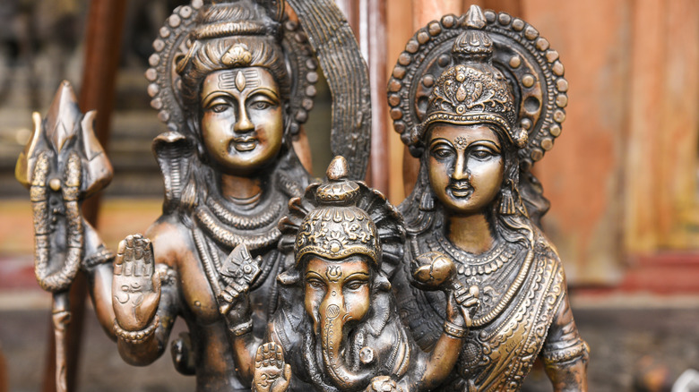 bronze sculpture parvati shiva ganesha