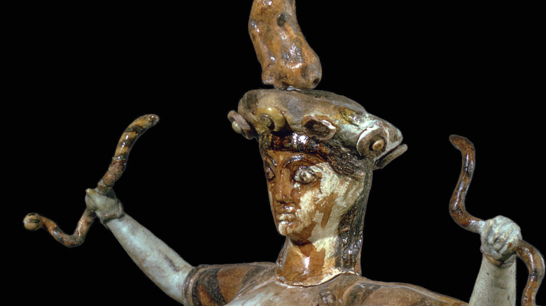 minoan snake goddess statuette