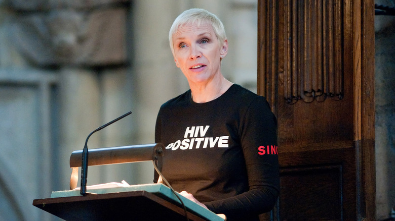 Annie Lennox speaking AIDS Positive shirt