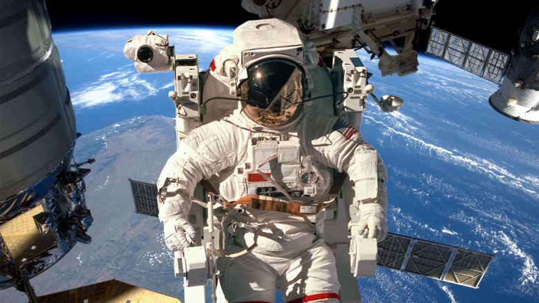 astronaut spacewalk
