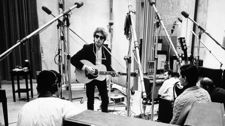 Bob Dylan with guitar