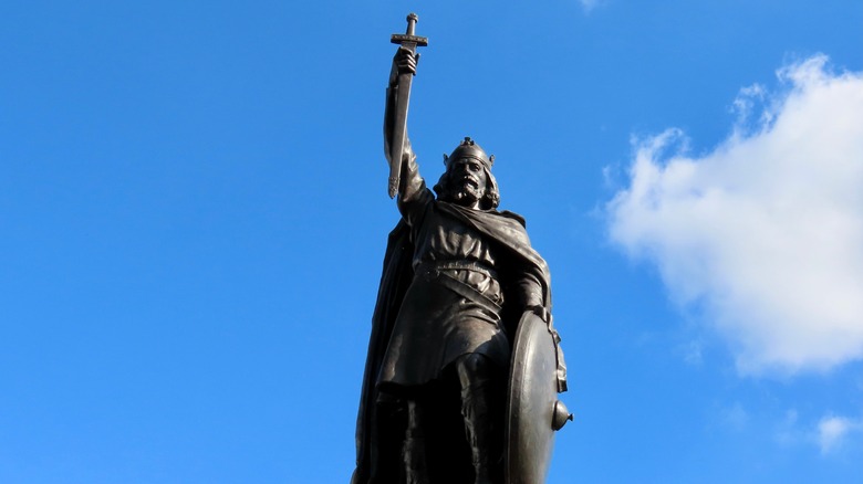 alfred the great statue