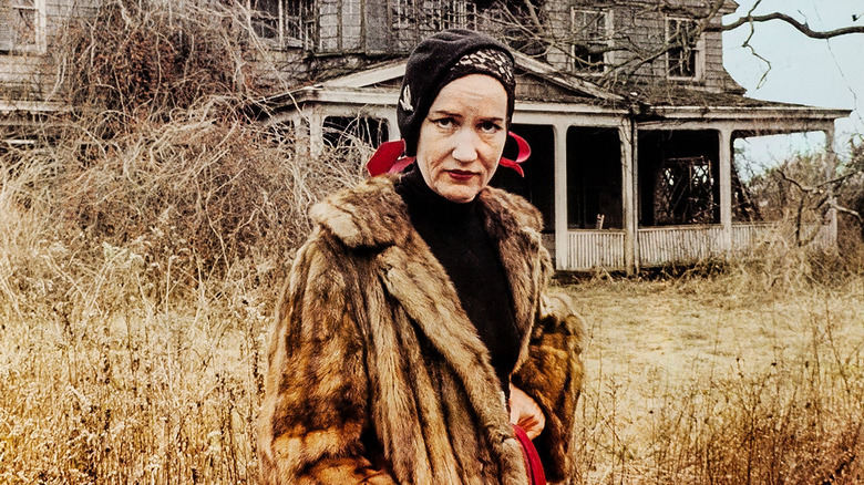 Edith Bouvier Beale posing outside of Grey Gardens