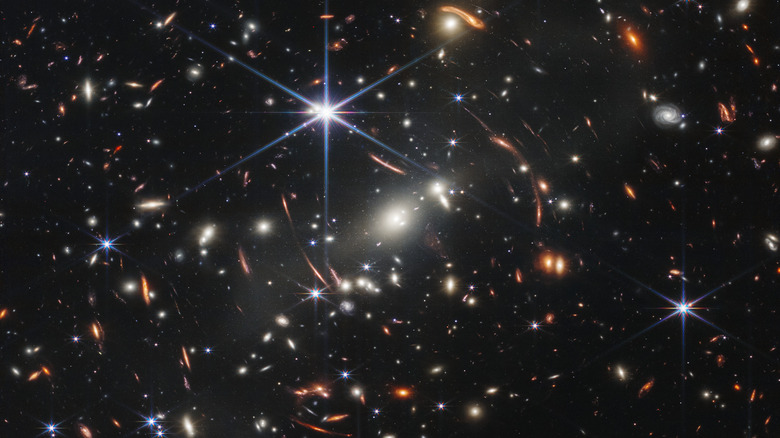 Webb telescope image of distant galaxies