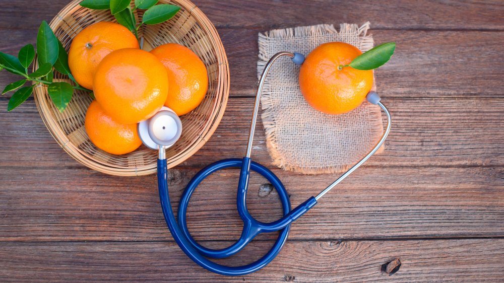 oranges, stethoscope 