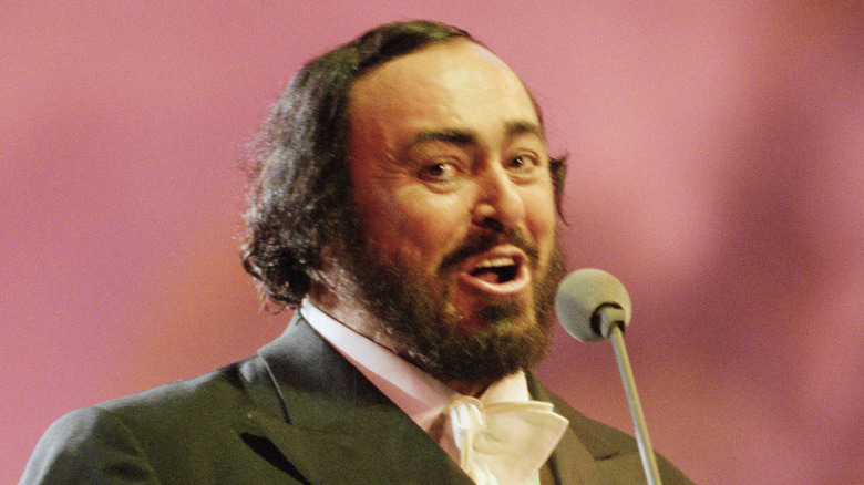 Luciano Pavarotti on stage in 2006