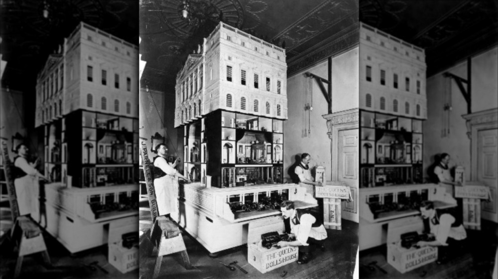 Building Queen Mary's dolls' house