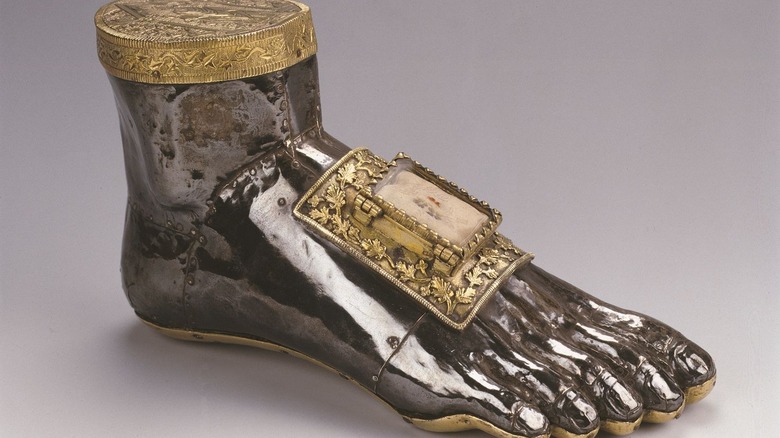 foot reliquary of St Blaise Hugh of Oignies workshop