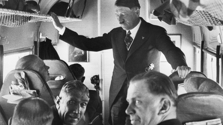 Hitler confers while on campaign