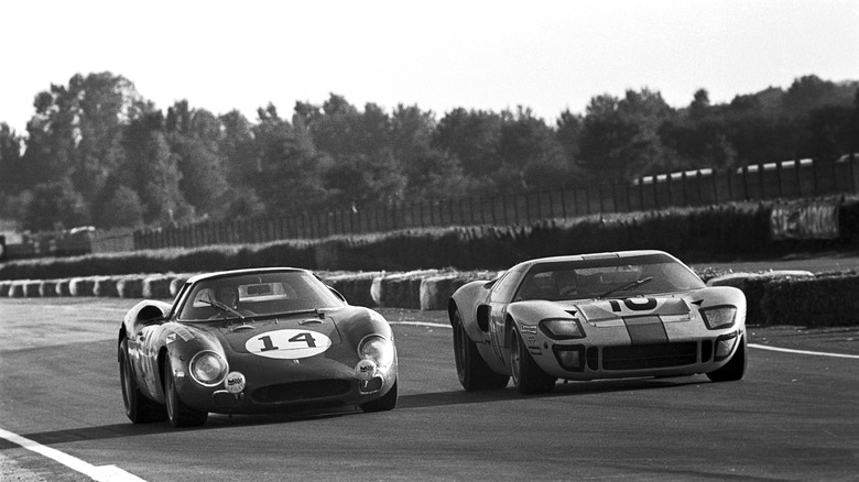 Ferrari and Ford race, Le Mans