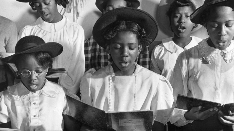 Young gospel choir, Harlem 1955