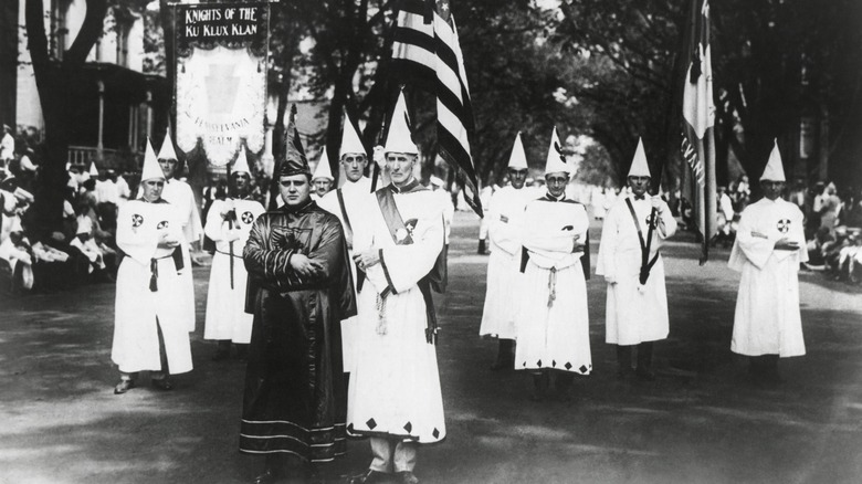 William Joseph simmons leads a Klan parade