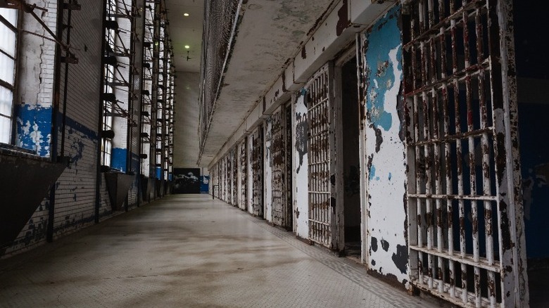 Jefferson City, MO prison