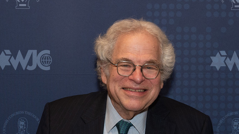 Itzhak Perlman smiling