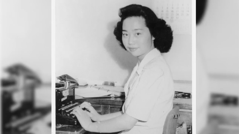 Mitsuey Endo working at her secretarial job before Pearl Harbor