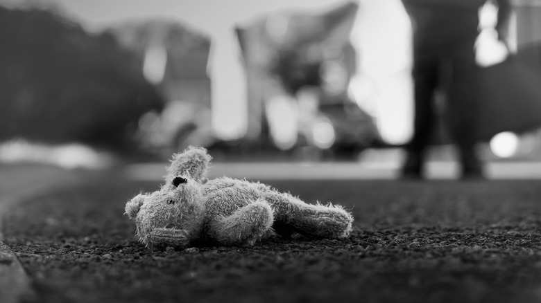 A teddy bear discarded 