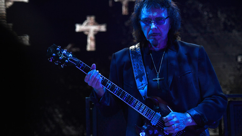 Tommy Iommi performing live