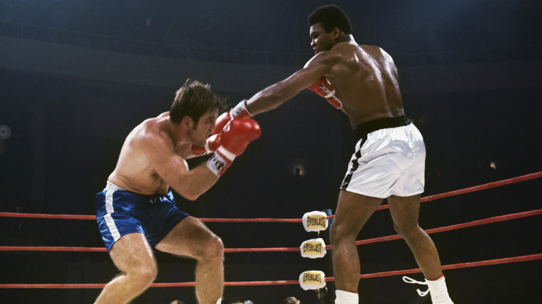 Muhammad Ali fighting Jerry Quarry