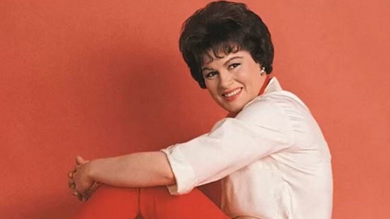 patsy cline smiling 