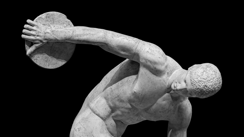Roman statue discus competitor