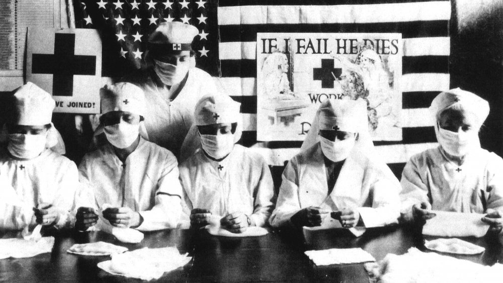 medical volunteers during Spanish Flu