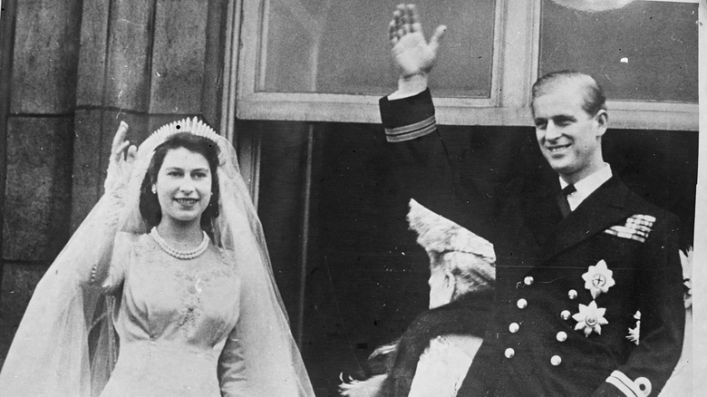 married Elizabeth and philip waving 