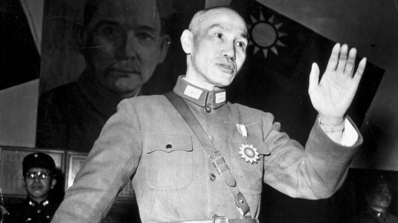 Chiang Kai Shek talking to press