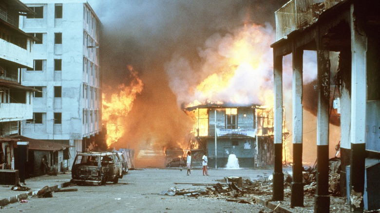 1989 invasion of Panama buildings burning