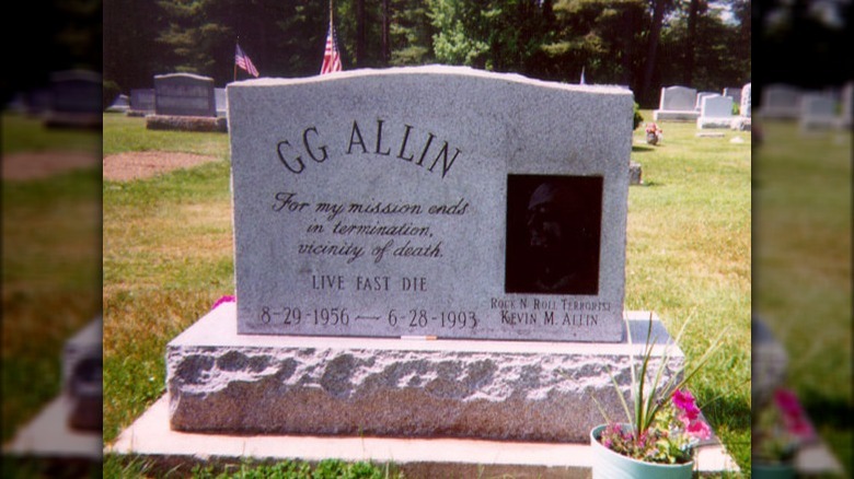 Gravestone of GG Allin flowers