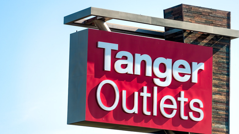 red Tanger outlet sign