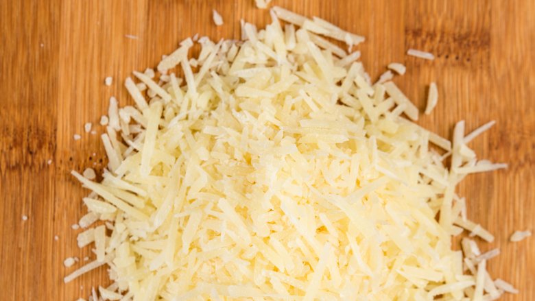 shredded Parmesan cheese wood pulp