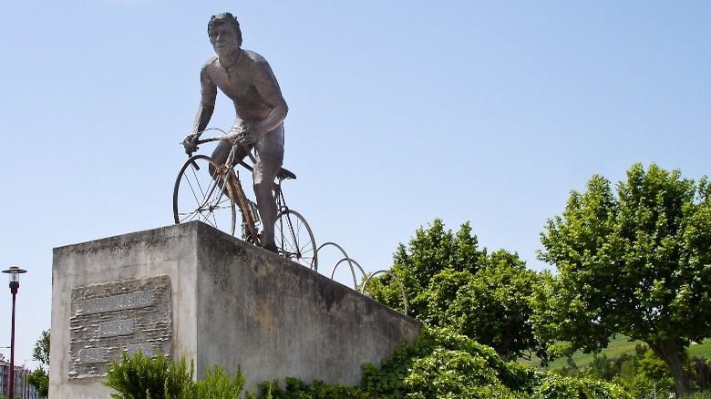 Joaquim Agostinho memorial biker on pedestal