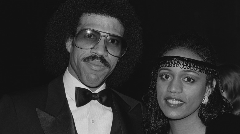 Lionel and Brenda Harvey-Richie, posing together 