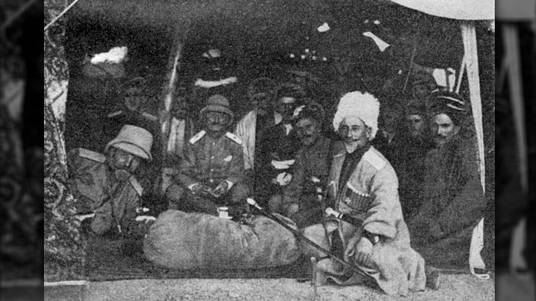 Russians and British officers meeting with Kurdish leaders in 1917