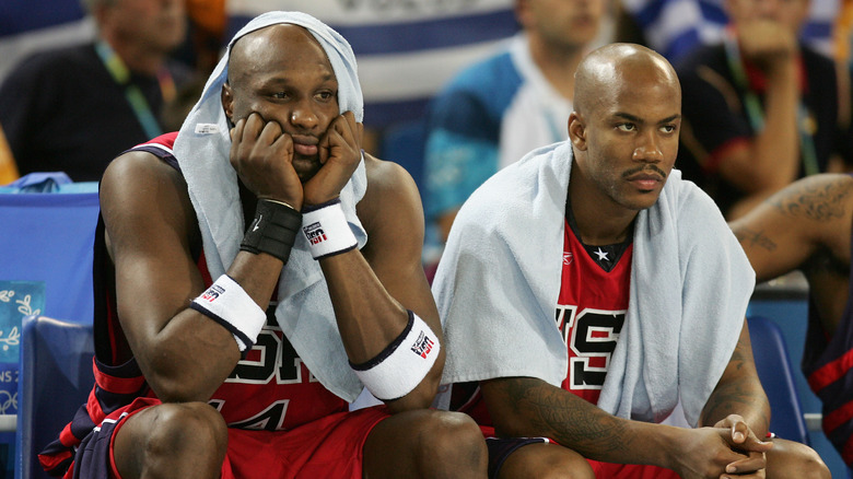 Lamar Odom and Stephon Marbury on bench