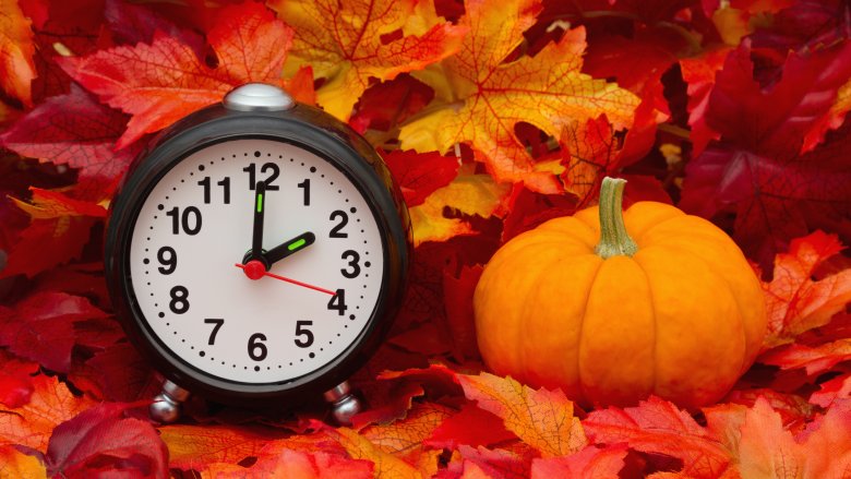 clock, leaves, pumpkin