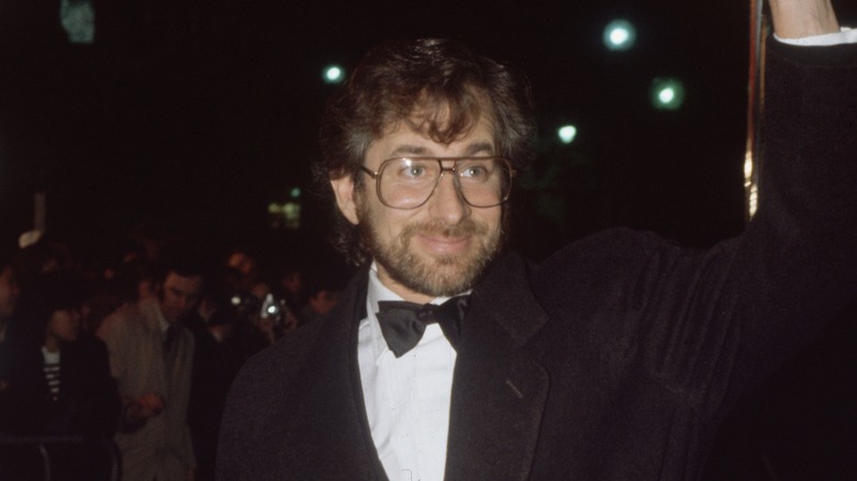 Steven Spielberg waving at premiere