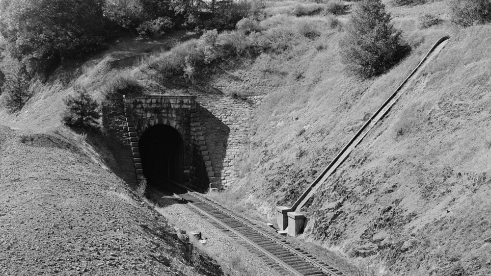 Central Pacific Transcontinental Railroad, Tunnel No. 24, Milepost 132.9, Applegate, Placer County, CA