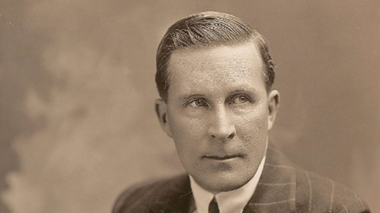 Cropped 1917 portrait of Anglo-Irish film director William Desmond Taylor