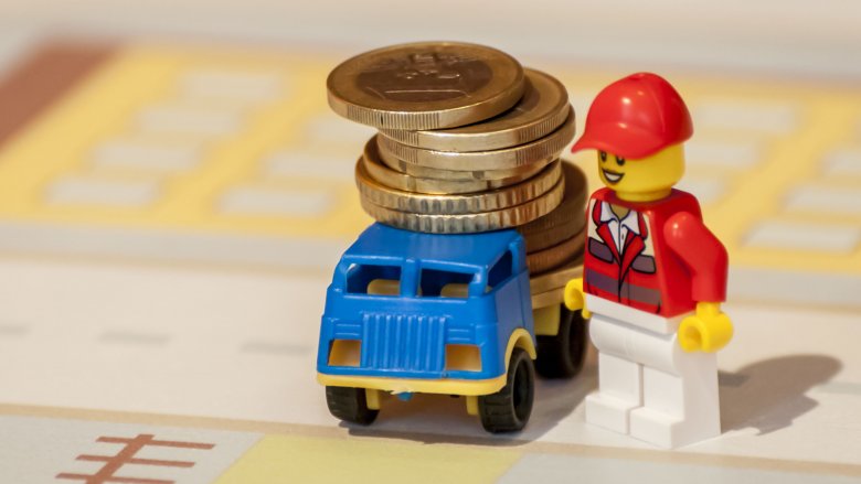 Lego worker with coins