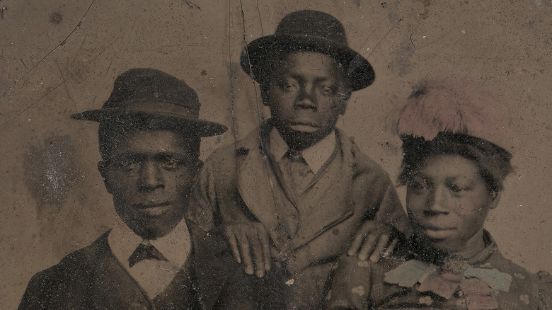 Portrait of Black family 1875