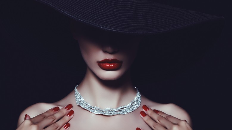 woman diamond necklace
