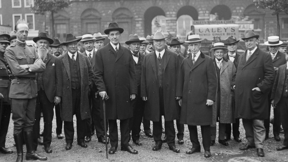 June 1919: Masons at the Eagle Hut
