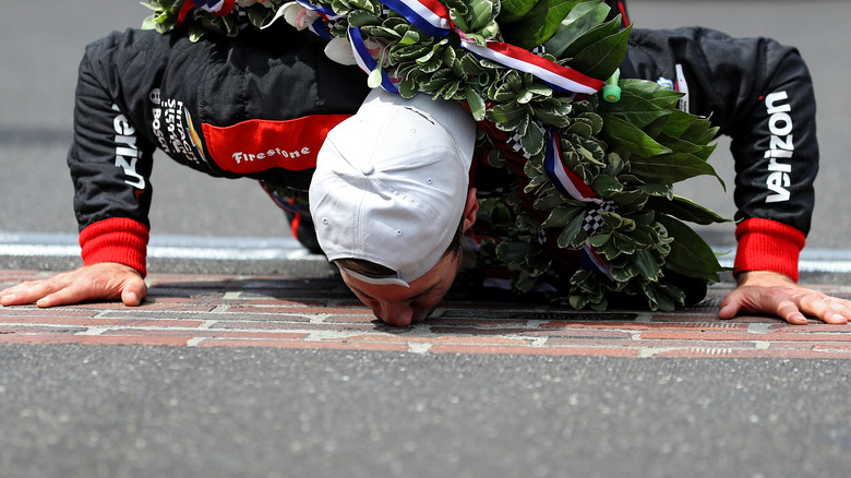Will Power kisses the bricks at Indy 500