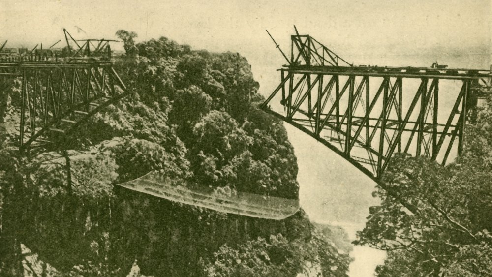 Building the Zambesi Railway Bridge', circa 1930. 